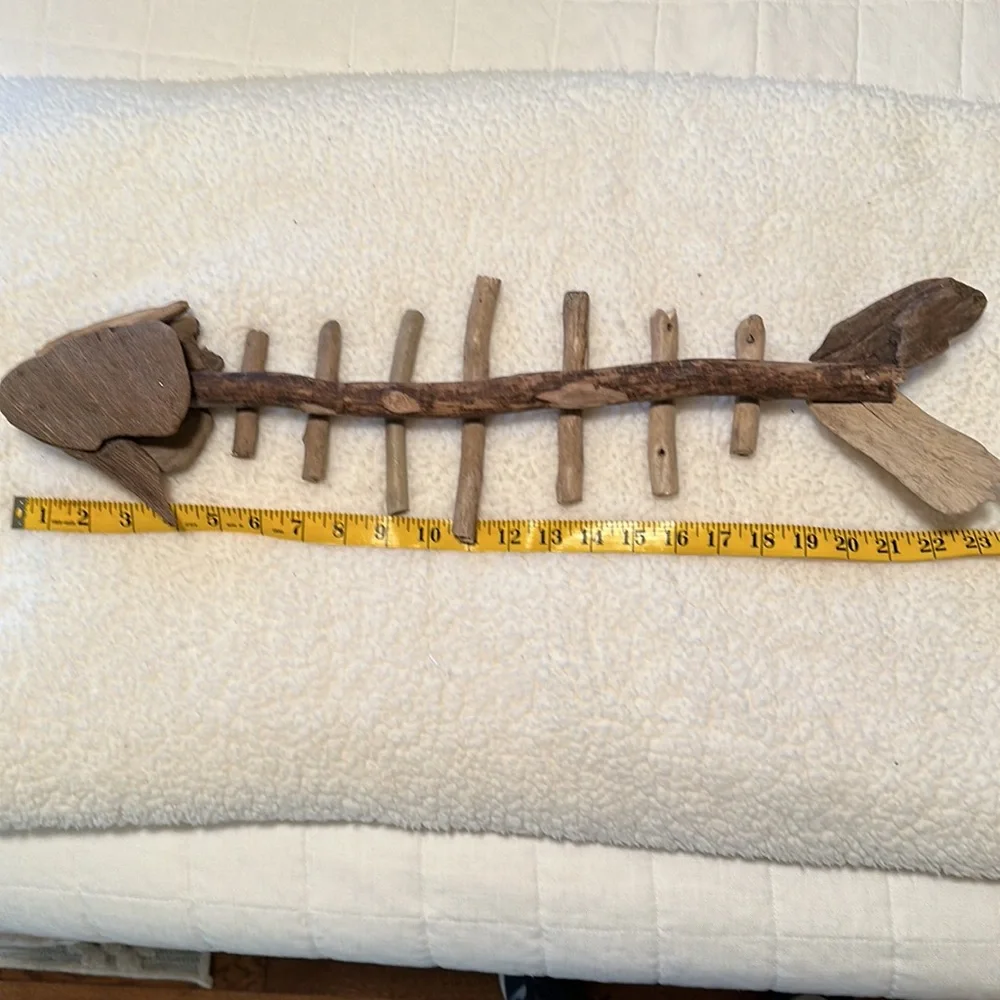 🎄🐠Driftwood fish wall hanging. Approx 24” length, 5” width. 2” deep